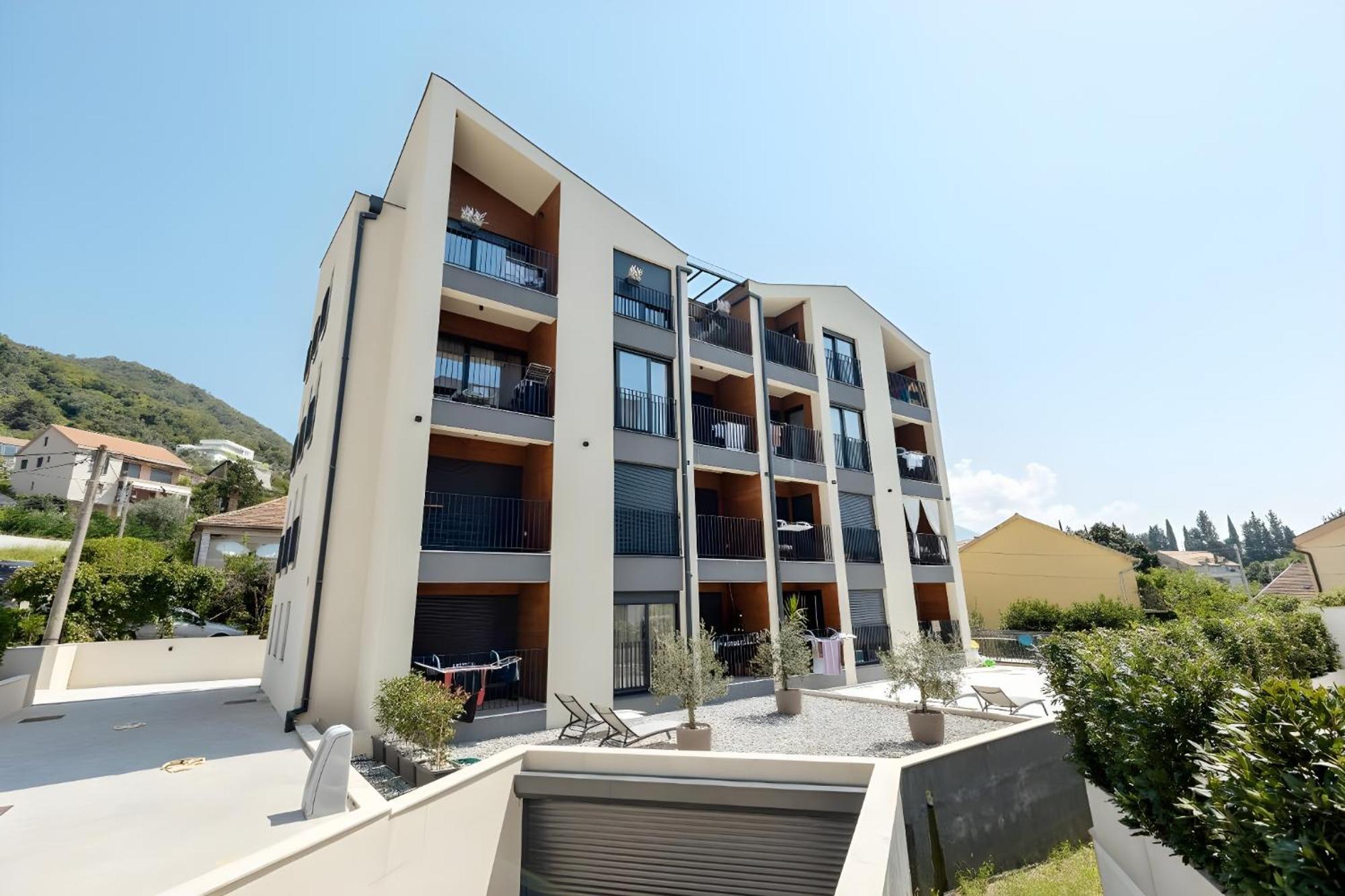 Fides Stylish Apartments Tivat With Pool Экстерьер фото